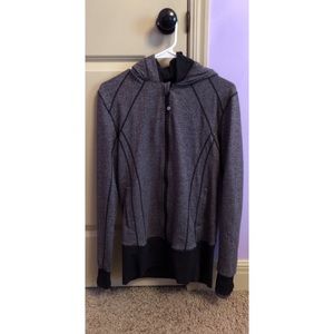 Lululemon zip up jacket size 8
